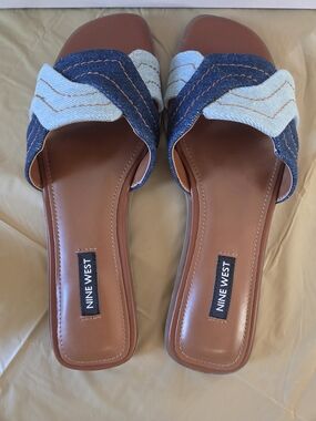 NIB Nine West Brown Footbed Slide Sandals with Two-Tone Denim Straps